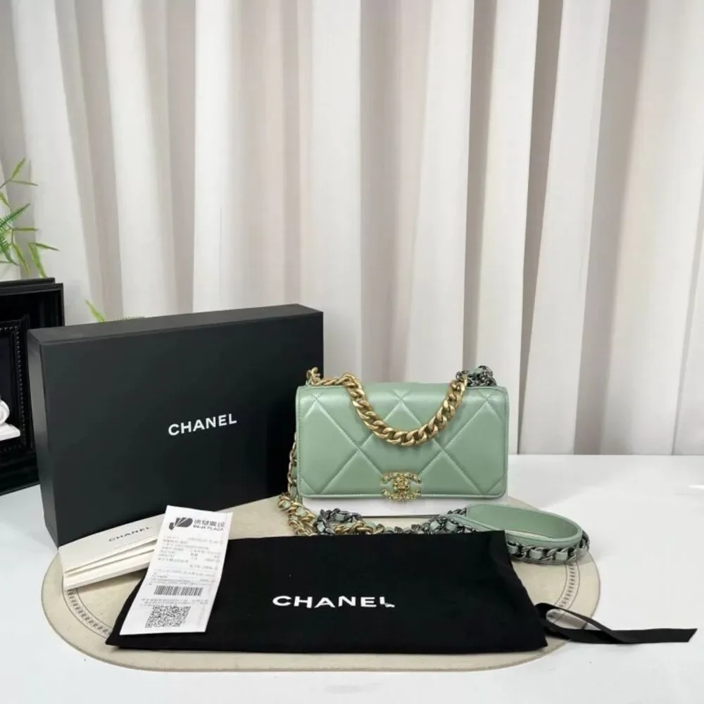 Chanel Women Pre-Loved Bag Very Good Condition